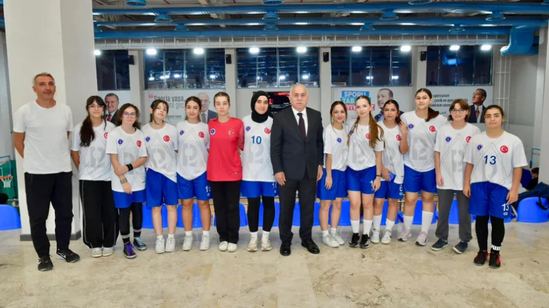 Fatih'te Yeni Spor Tesisi Hizmete Giriyor: Mimar Sinan Yüzme Havuzu ve Spor Merkezi İncelemesi