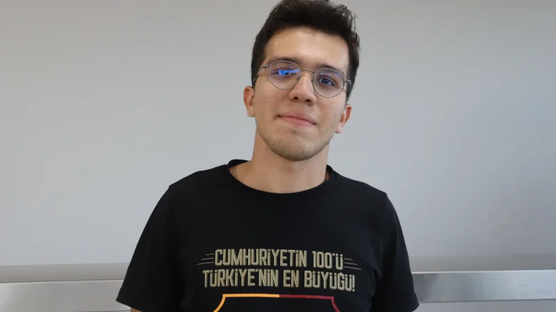 İzmit’te Üniversite Öğrencilerine Ücretsiz Sıcak Yemek Desteği Sürüyor