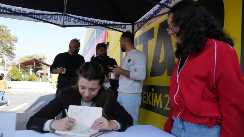 Kahramanmaraş Kitap Fuarı'nda Şermin Yaşar Rüzgarı