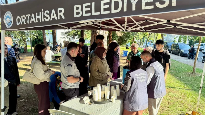 Ortahisar Belediyesi'nden KPSS Adaylarına ve Ailelerine Sınav Günü İkramı