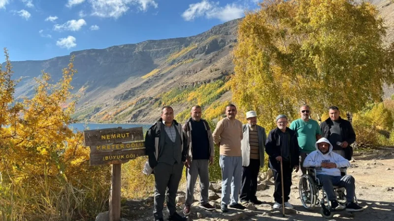 Ahlat Engelsiz Yaşam Merkezi sakinleri Nemrut Krater Gölü'nde doğayla buluştu