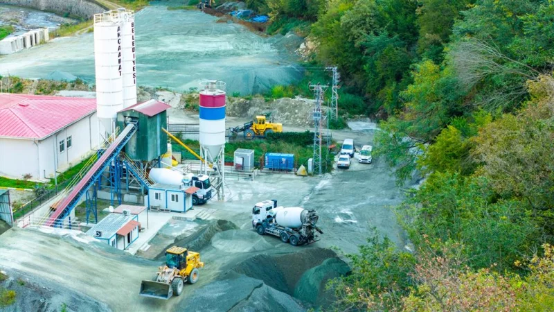 Akçaabat Belediyesi Yol Çalışmalarında Kendi Üretimine Güveniyor