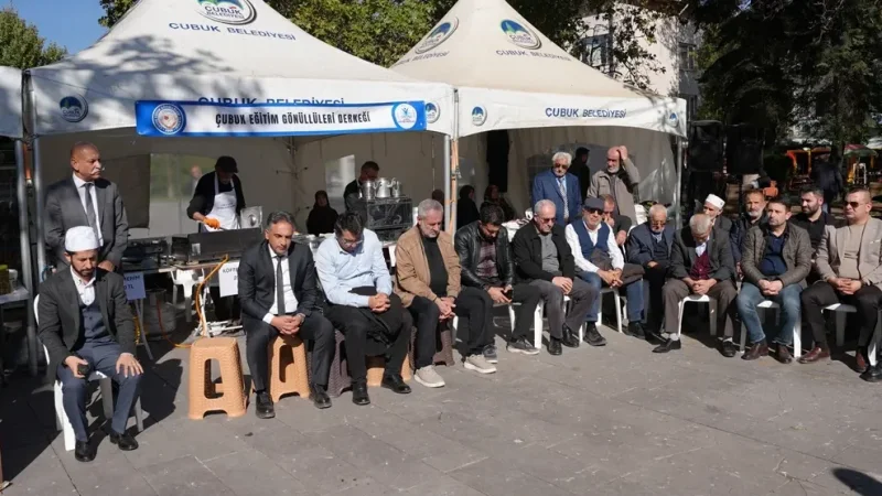 Ankara'da Üniversite Öğrencileri İçin Düzenlenen Kermese Yoğun İlgi