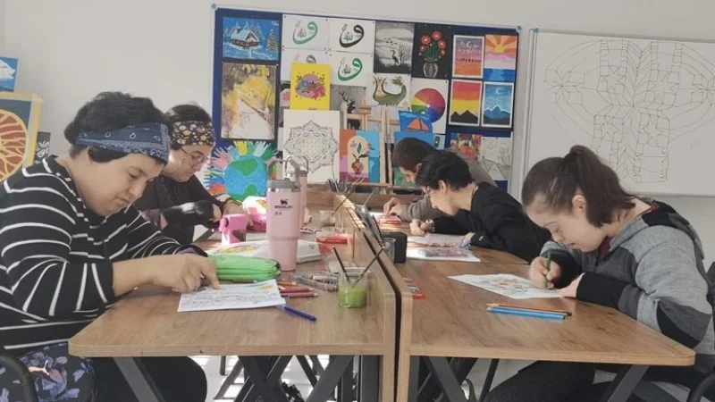 Batman'da Engelli Aktif Yaşam Merkezi özel gereksinimli bireyler için çalışmalarını sürdürüyor