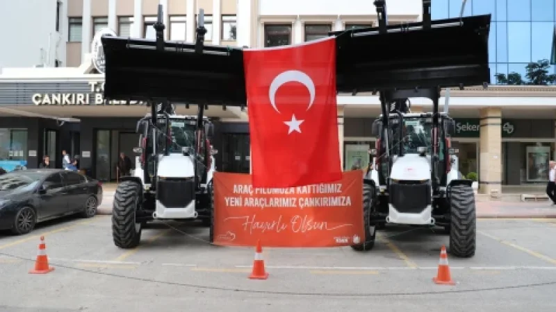 Çankırı Belediyesi Araç Filosunu İki Yeni Kepçe ile Güçlendirdi