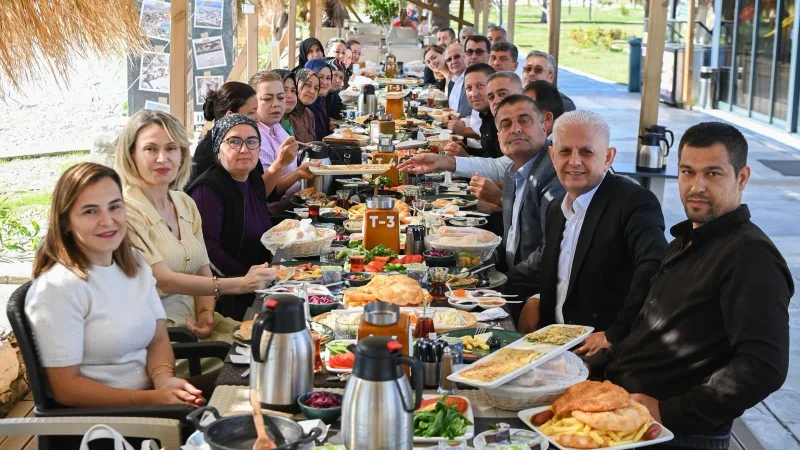 Demre'de 19 Ekim Muhtarlar Günü Törenle Kutlandı
