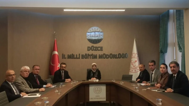 Düzce'de Eğitimde Kaliteyi Artırma Hedefli Değerlendirme Toplantısı