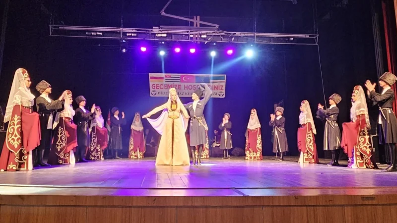 Düzce'de Kafkas Rüzgarı: Geleneksel Danslar Sahneye Taşındı