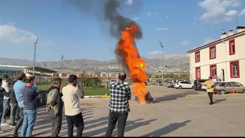 Erzincan'da Demiryolu Personeline Kapsamlı Yangın Eğitimi Verildi
