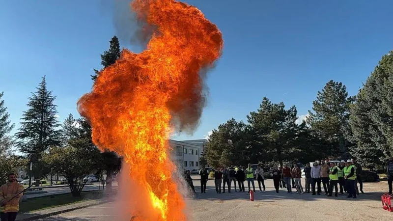 Erzincan'da kurumlara yönelik yangın güvenliği ve ilk yardım eğitimi verildi