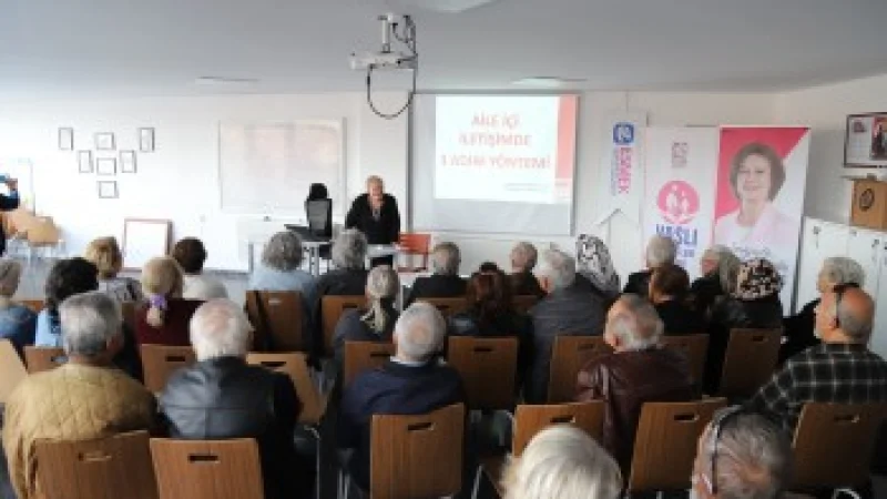 Eskişehir'de Emeklilere Yönelik "Aktif Yaş Almada İletişimin Önemi" Semineri Düzenlendi