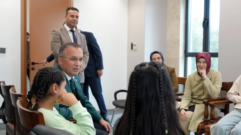 Gaziantep'te Dünya Kız Çocukları Günü'nde Çocukların Hayalleri Konuşuldu