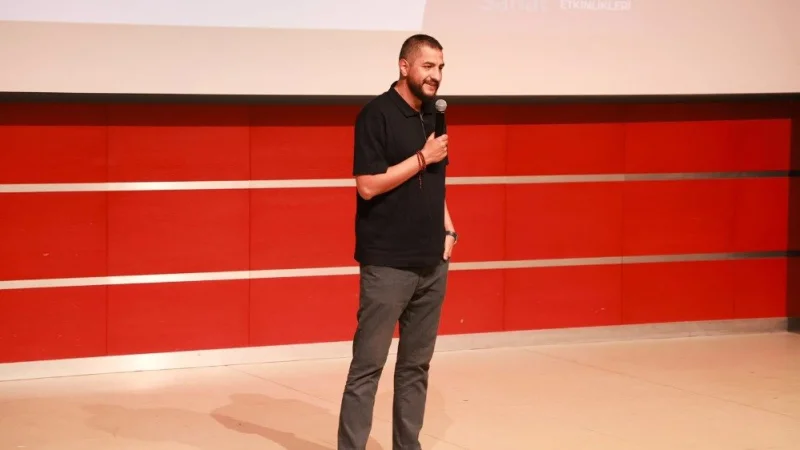 Gebze'de Dr. Altay Cem Meriç ile 'Biz Kimiz?' Konferansı Düzenlendi