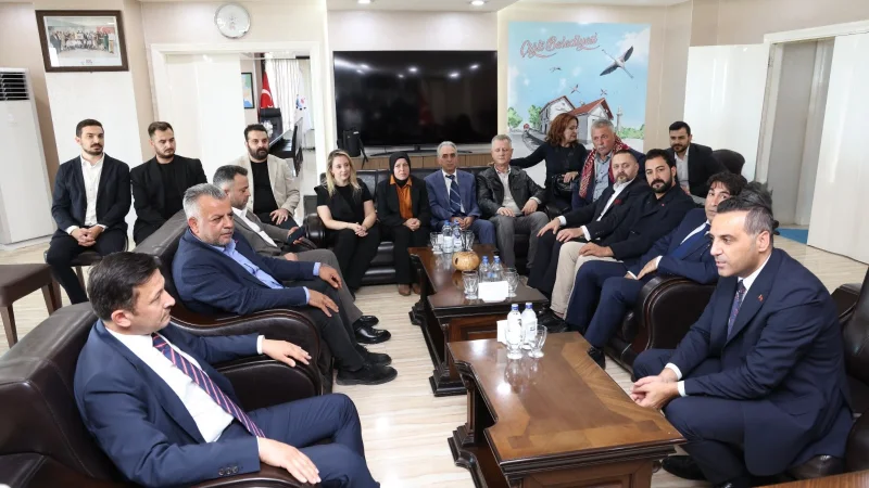 Hamza Dağ'dan Çiğli Belediyesi'ne Ziyaret: Yatırım ve İş Birliği Vurgusu