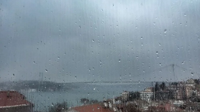 İstanbul İçin Kuvvetli Sağanak ve Sıcaklık Düşüşü Uyarısı