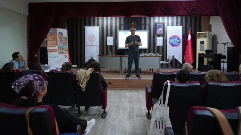 İzmir'de Erasmus+ Kapsamında Öğretmenlere 'Aktif Öğrenme ve Öğrenci İyi Oluşu' Eğitimi