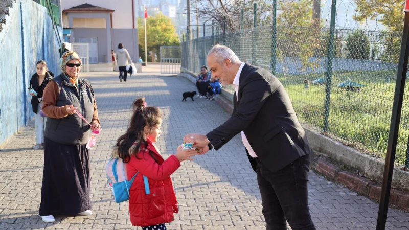 İzmit Belediyesi'nden Dört Okulda 'Beslenme Saati' Uygulaması