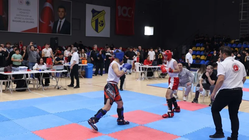 Kapaklı'da 29 Ekim Cumhuriyet Kupası Kick Boks Turnuvası Gerçekleştirildi