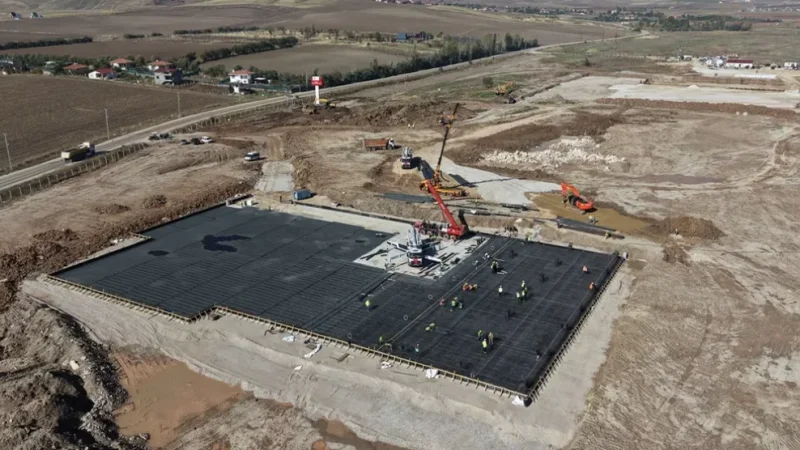 Kızılay Genel Başkanı ve Güney Kore Büyükelçisi Çubuk'taki Kan Plazma Tesisini Ziyaret Etti