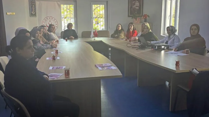 Manisa'da Sağlık Personelinden Meme Kanseri Farkındalık Eğitimi