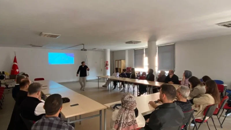 Manisa'da Sosyal Hizmet Personeline Bağımlılıkla Mücadele Eğitimi