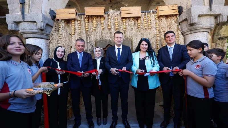 Niğde'de Sanat ve Tarım Buluştu: 'Topraktan Tuvale: Patates' Sergisi Açıldı