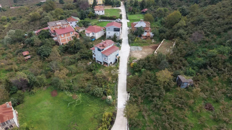 Ordu Altınordu'da Karacaömer Mahallesi'nin Yolları Betonla Kaplandı