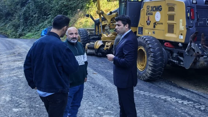 Rize Hemşin'de Köy Yolu Asfaltlama Çalışmaları İncelendi