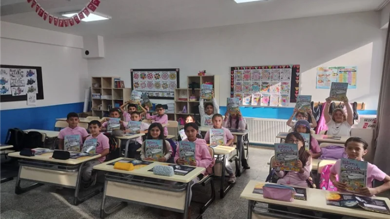 Sakarya'da Kırsal Mahallelerdeki Çocuklar TÜBİTAK Dergileriyle Bilimle Buluşuyor