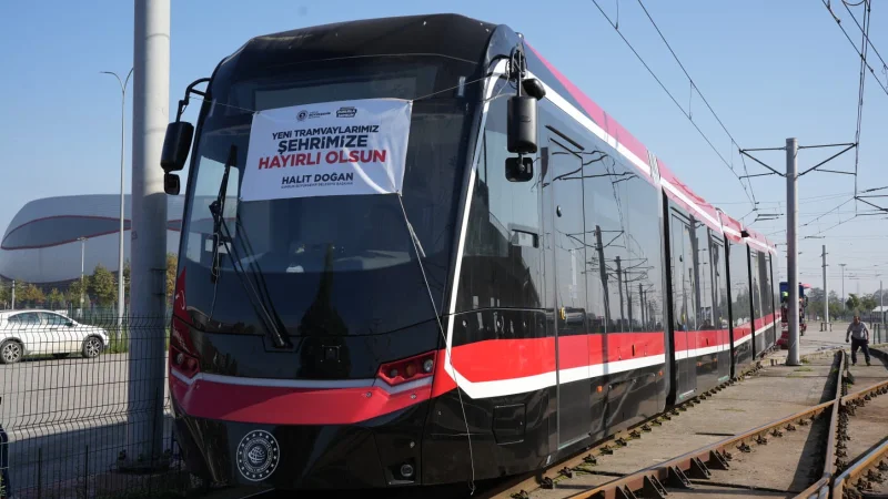 Samsun'un Hafif Raylı Sistem Filosu Güçleniyor: Dördüncü Yeni Tramvay Şehre Ulaştı