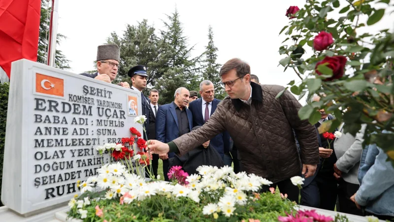 Şehit Komiser Yardımcısı Erdem Uçar Kabri Başında Anıldı