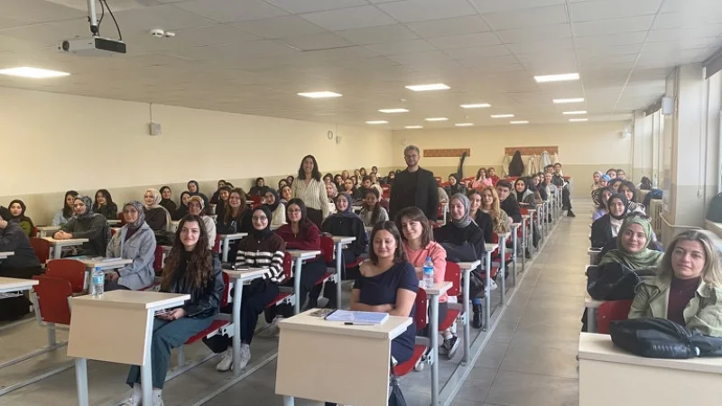 Sivas'ta Sosyal Hizmet Öğrencilerine Saha Deneyimi Aktarımı