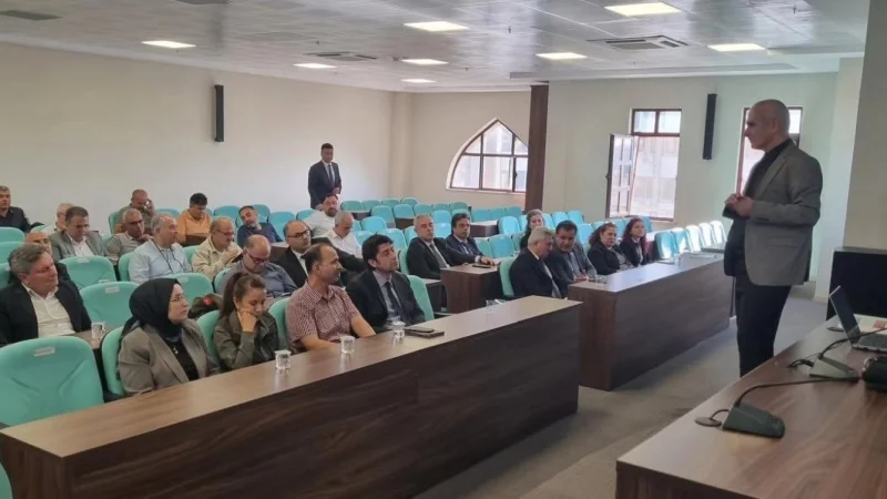 Tarsus'ta Kurum ve Lise Müdürlerine 4483 Sayılı Kanun Eğitimi Verildi