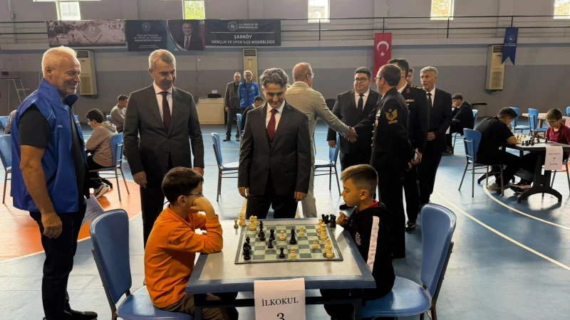 Tekirdağ'da Cumhuriyet Bayramı Satranç Turnuvası Heyecanı Sürüyor