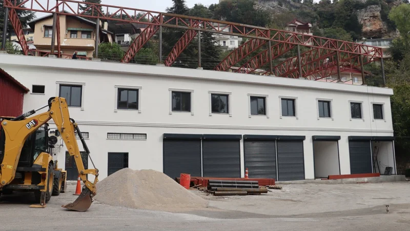 Toroslar Belediyesi Gözne Mahallesi'nde Atıl Binayı Yaşam Alanına Dönüştürüyor