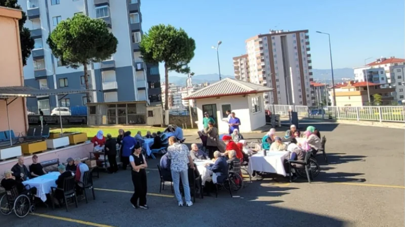 Trabzon Huzurevi sakinleri için bahar etkinliği düzenlendi