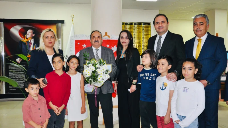 Adana Seyhan'da Cumhuriyet Temalı Resim Sergisi Ziyarete Açıldı