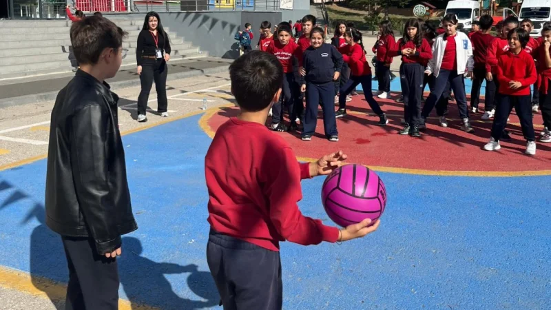 Ankara'da 'Maarifin Kalbinde Oyun' Projesiyle Okul Bahçeleri Hareketleniyor