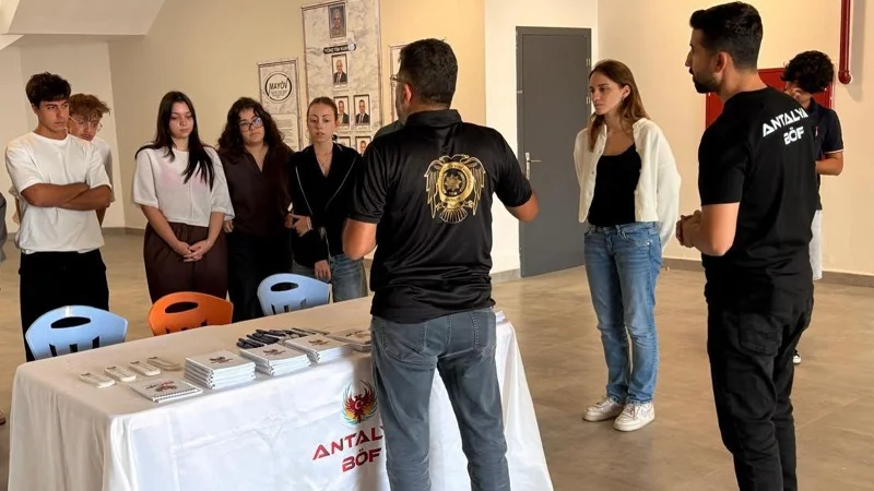 Antalya Emniyeti'nden Üniversite Öğrencilerine Güvenlik Bilgilendirmesi