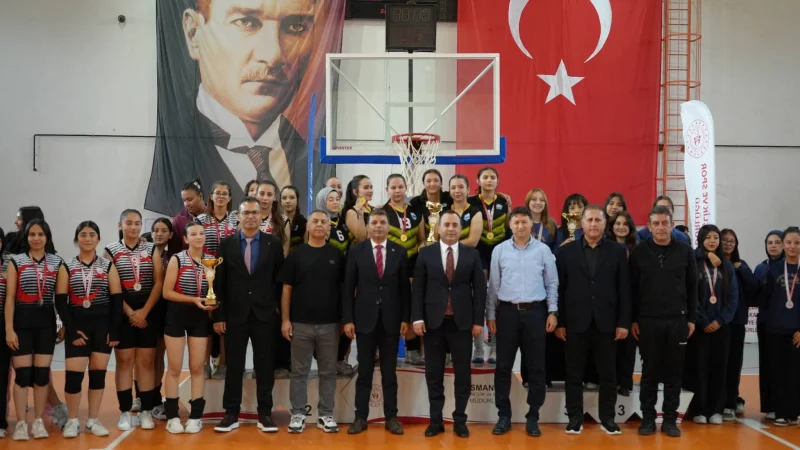Bahçe Kaymakamı Mustafa Berk Çelik'ten Gençlik ve Spor Müdürlüğü'ne Ziyaret