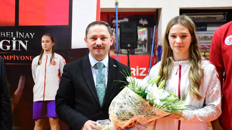 Biga'da Avrupa Şampiyonu Boksör Fatma Belinay Ergin'e Coşkulu Karşılama