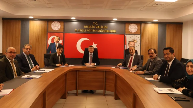 Bilecik'te 15 Temmuz Şehitler Anadolu Lisesi'nin eğitim faaliyetleri masaya yatırıldı