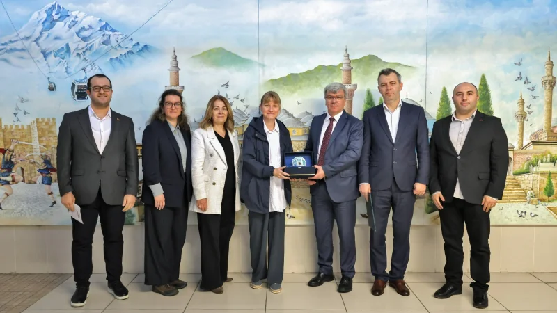 Bursa Büyükşehir Belediyesi'nin sosyal hizmetlerine Kazan'dan uluslararası ilgi