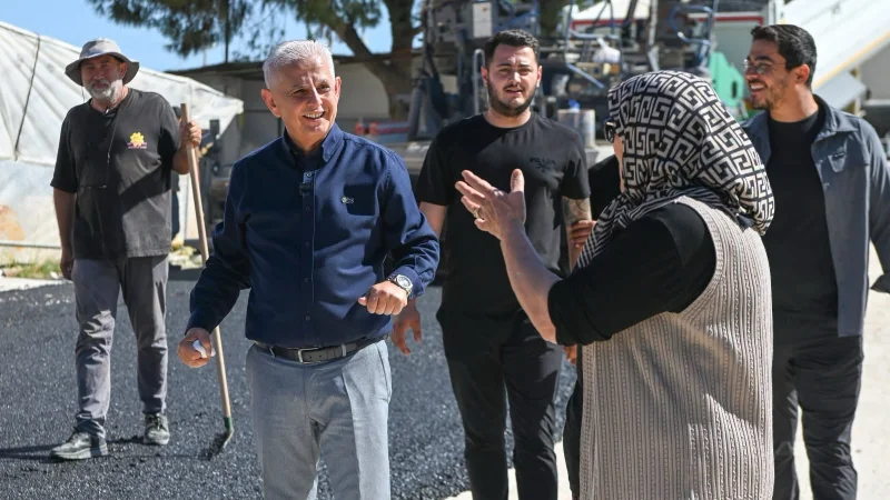 Demre'de Yol Yapım ve Asfalt Çalışmaları Hız Kesmeden Sürüyor