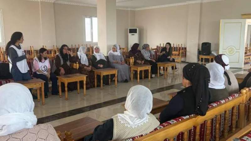 Diyarbakır'ın Çınar İlçesinde Kırsal Mahallelerdeki Kadınlara Yönelik Meme Kanseri Bilinçlendirme Eğitimi Verildi