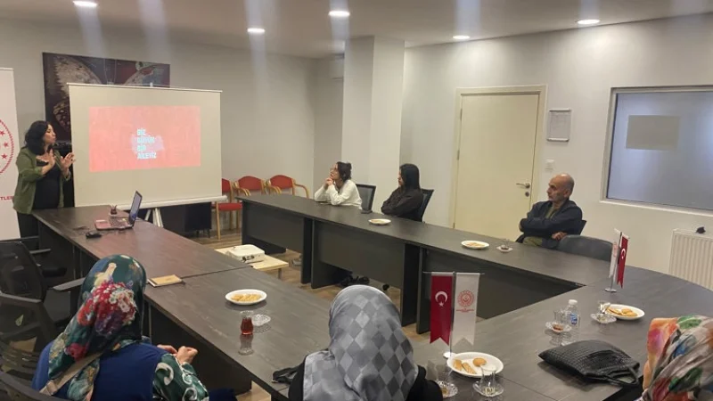Düzce'de Evde Bakım Hizmeti Alan Ailelere Eğitim Desteği