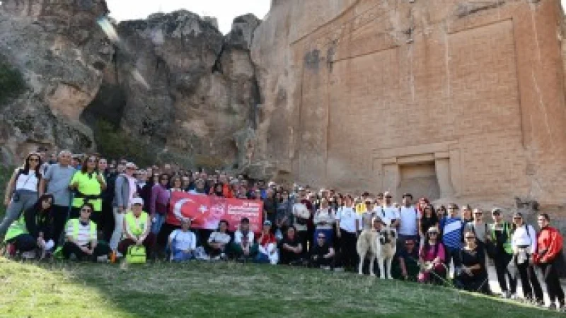 Eskişehir'de Cumhuriyet Coşkusu Frig Vadisi'ndeki Doğa Yürüyüşüyle Kutlandı