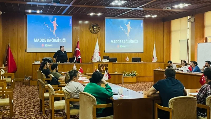 İstanbul'da Ailelere Bağımlılıkla Mücadele Eğitimi