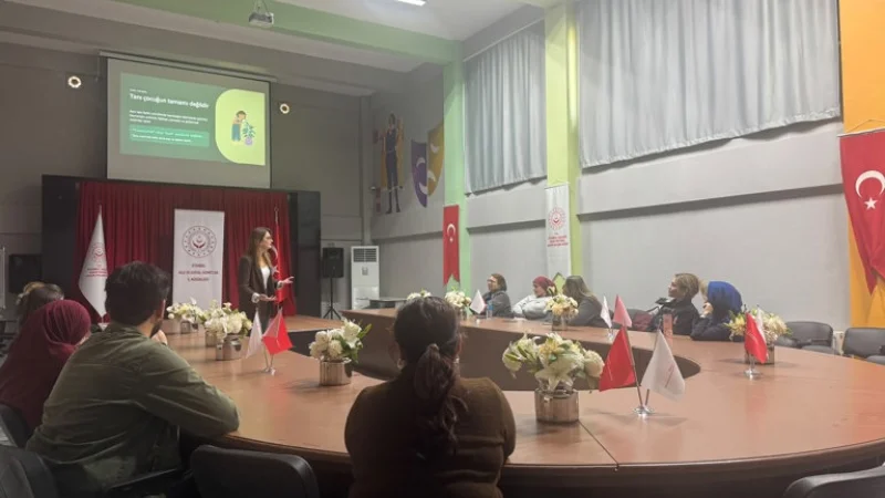 İstanbul'da Çocuk Evleri Personeline 'Etkili İletişim' Eğitimi