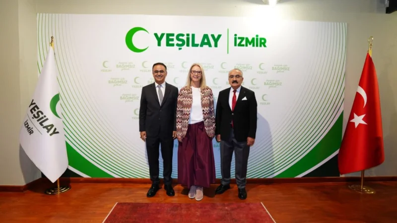 İzmir'de Gençlerin Geleceği İçin Yeşilay İş Birliğiyle Yeni Projeler